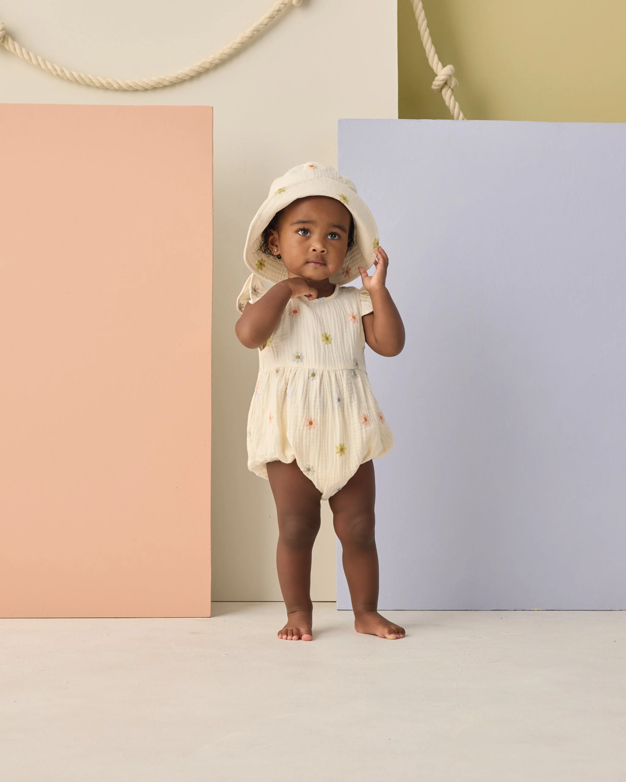 Amelia Romper Embroidered Daisies - Image 2
