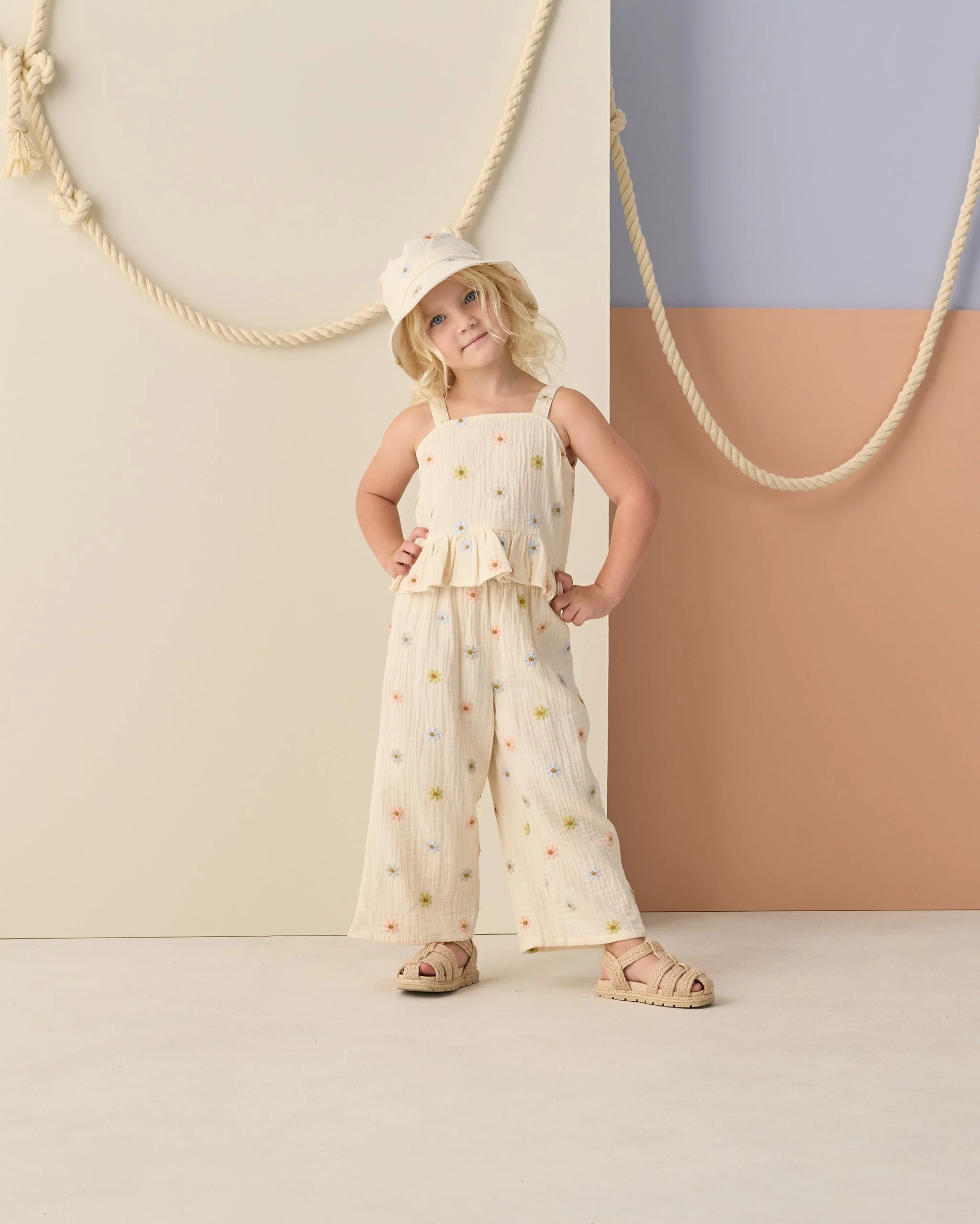 Bucket Hat Embroidered Daisies - Image 5