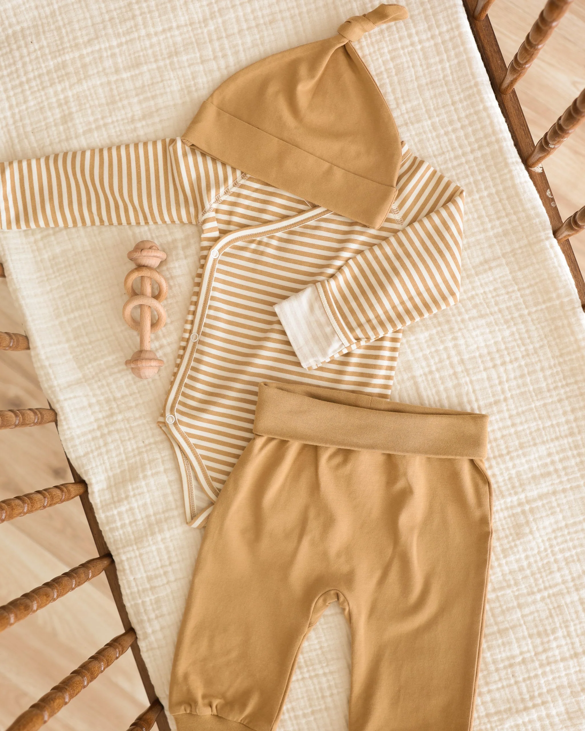 Knotted Baby Hat || Honey - Image 6
