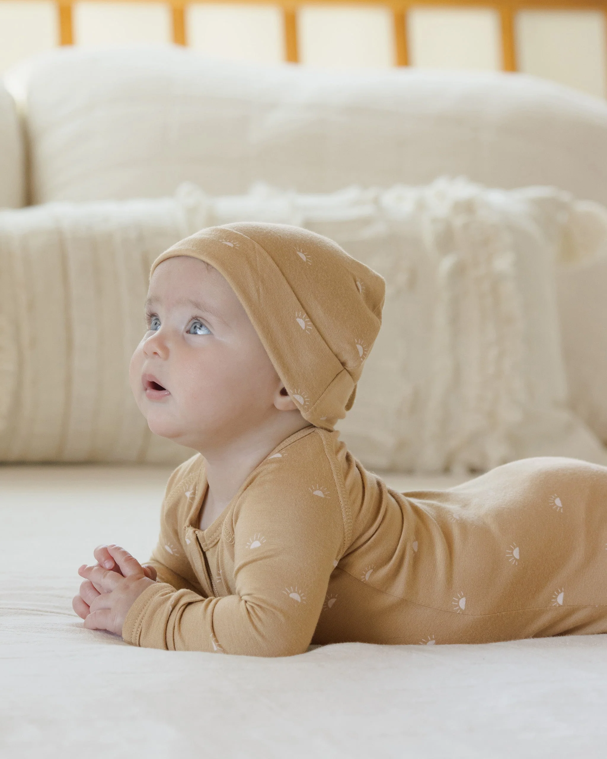 Knotted Baby Hat || Suns - Image 2