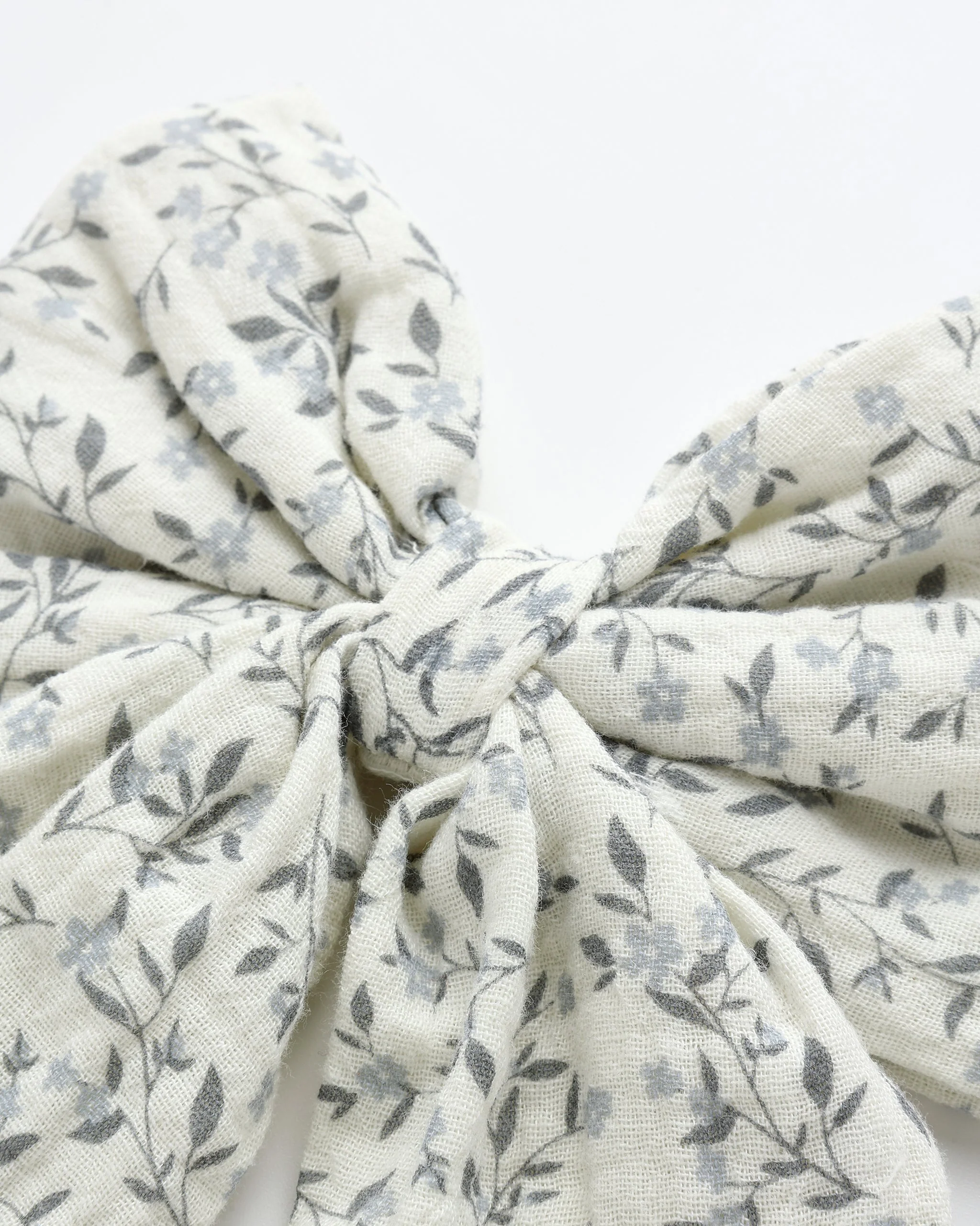 Oversized Bow || Blue Vines - Image 3