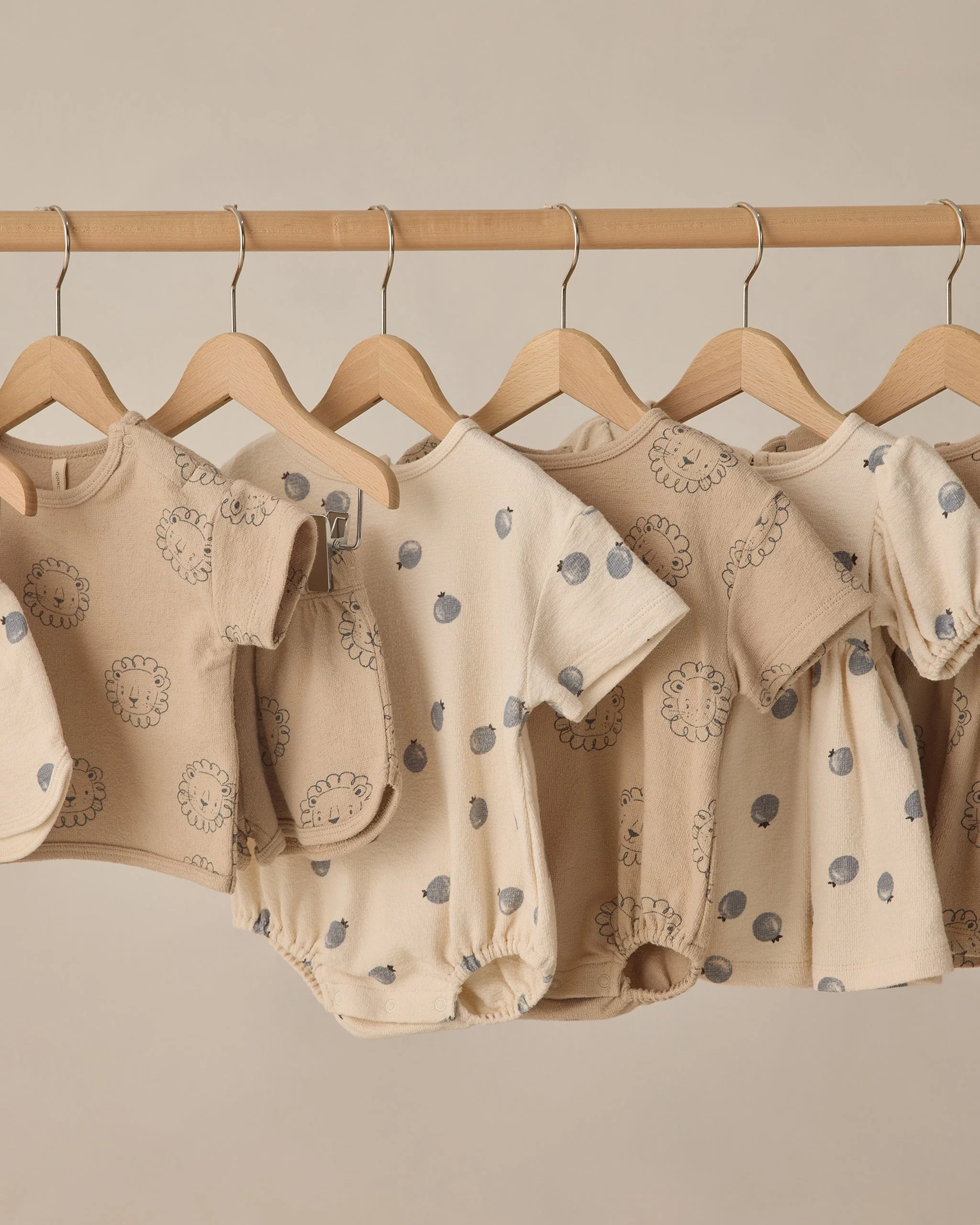 Relaxed Short Sleeve Bubble Romper Blueberries - Image 6