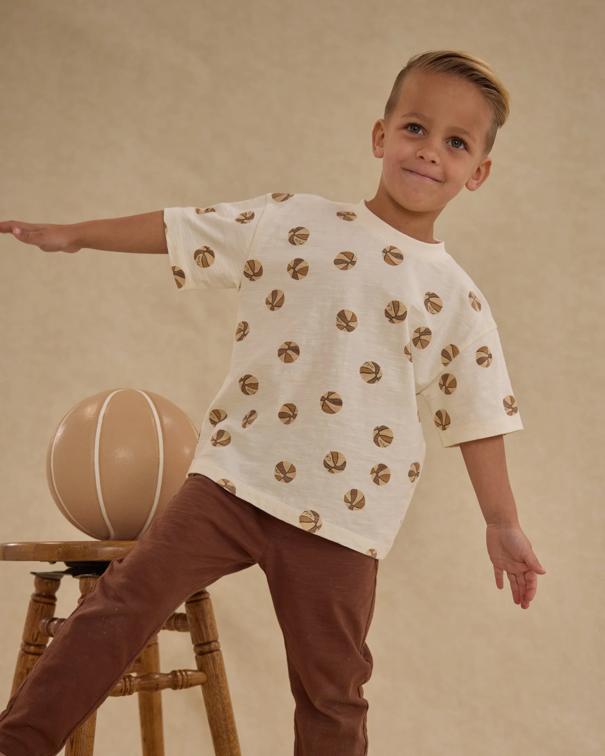 Relaxed Tee || Basketball - Image 2