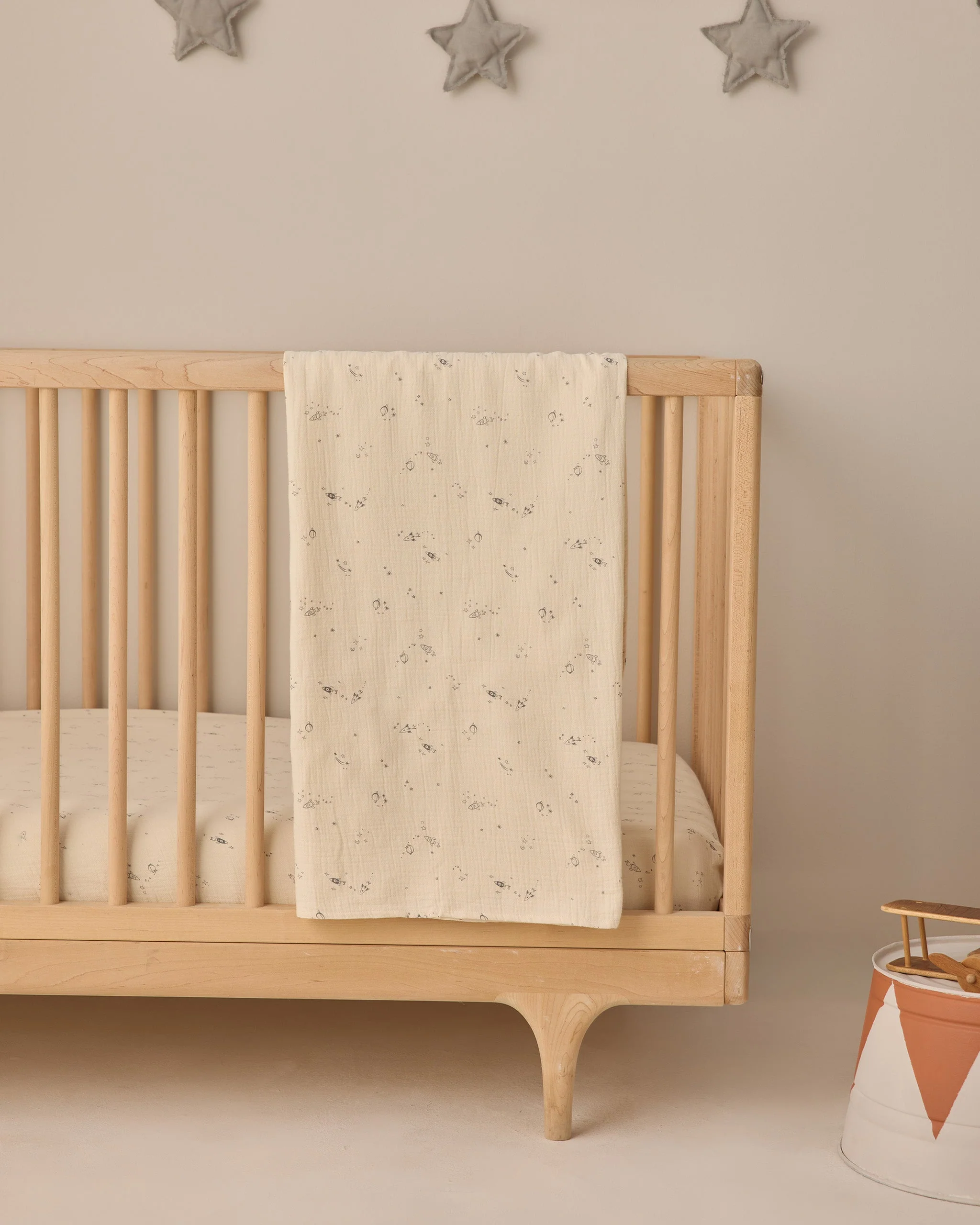 Woven Crib Sheet Space - Image 3